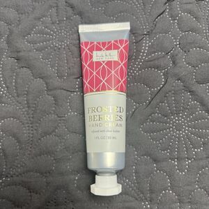 Nicole Miller Frosted Berries Moisturizing Hand Cream 1 fl oz / 30 mL NEW SEALED
